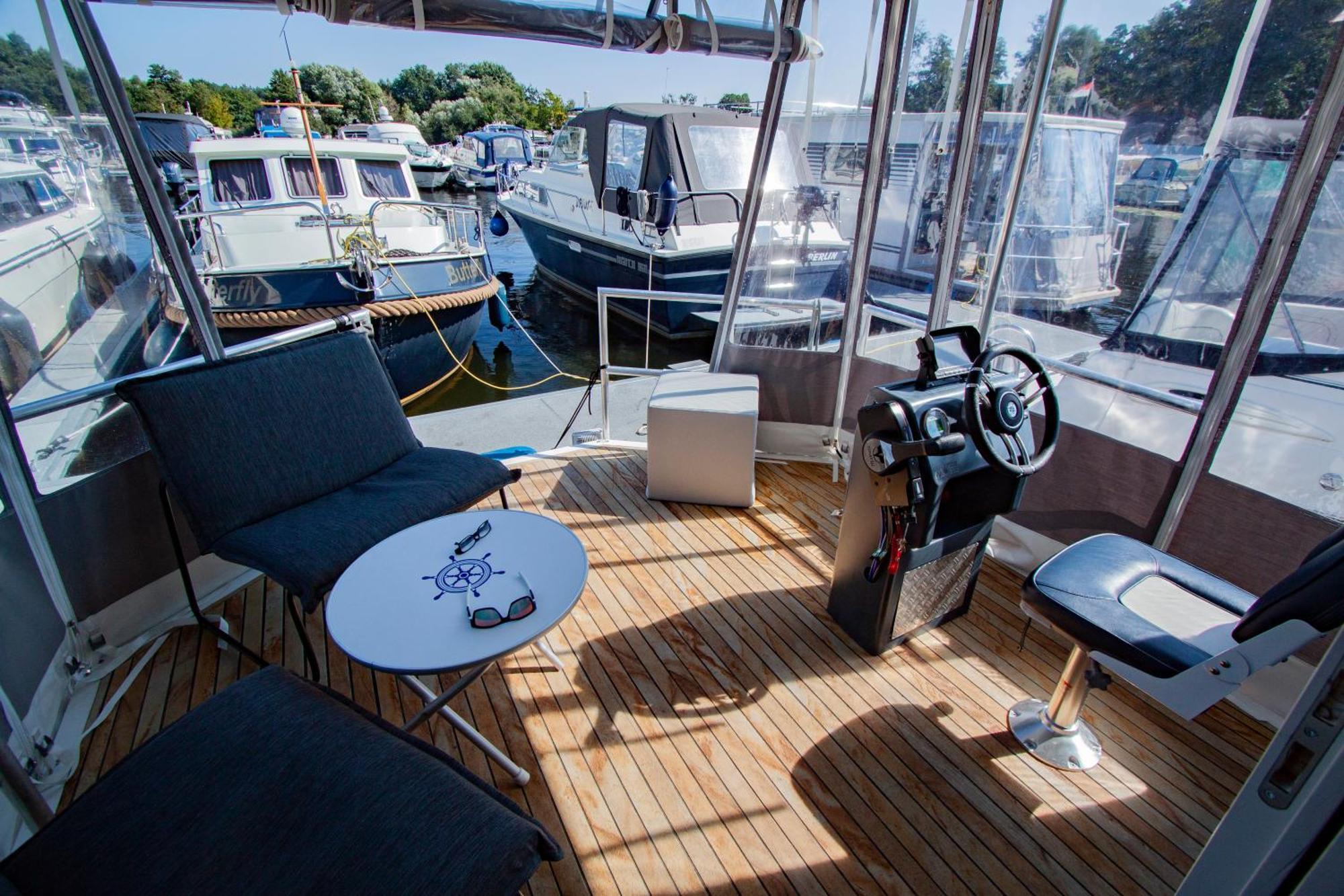 Hausboot Hotel Hennigsdorf Eksteriør billede
